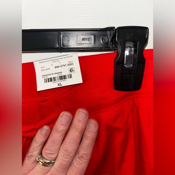 St. John's Bay NWT Capri Mid Rise Capri Pants XL - Picture 4 of 4